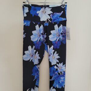 NWT Old Navy | Floral High Rise Crop Elevate Legging | Size Medium